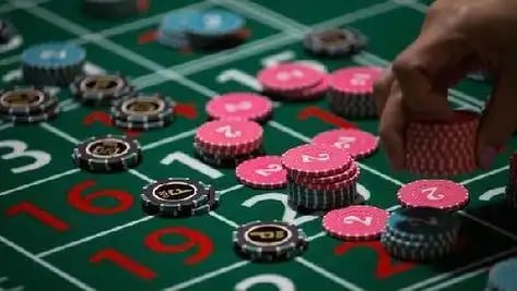 Dealer langsung meja blackjack di studio Joker Gaming laskartoto
